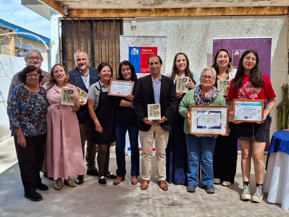 /fundadora-de-arena-flores-es-reconocida-como-ganadora-regional-del-premio