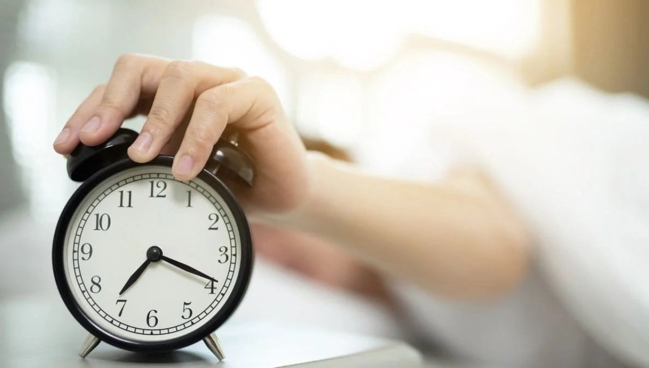 /cuando-se-cambia-la-hora-de-invierno-2025-en-chile