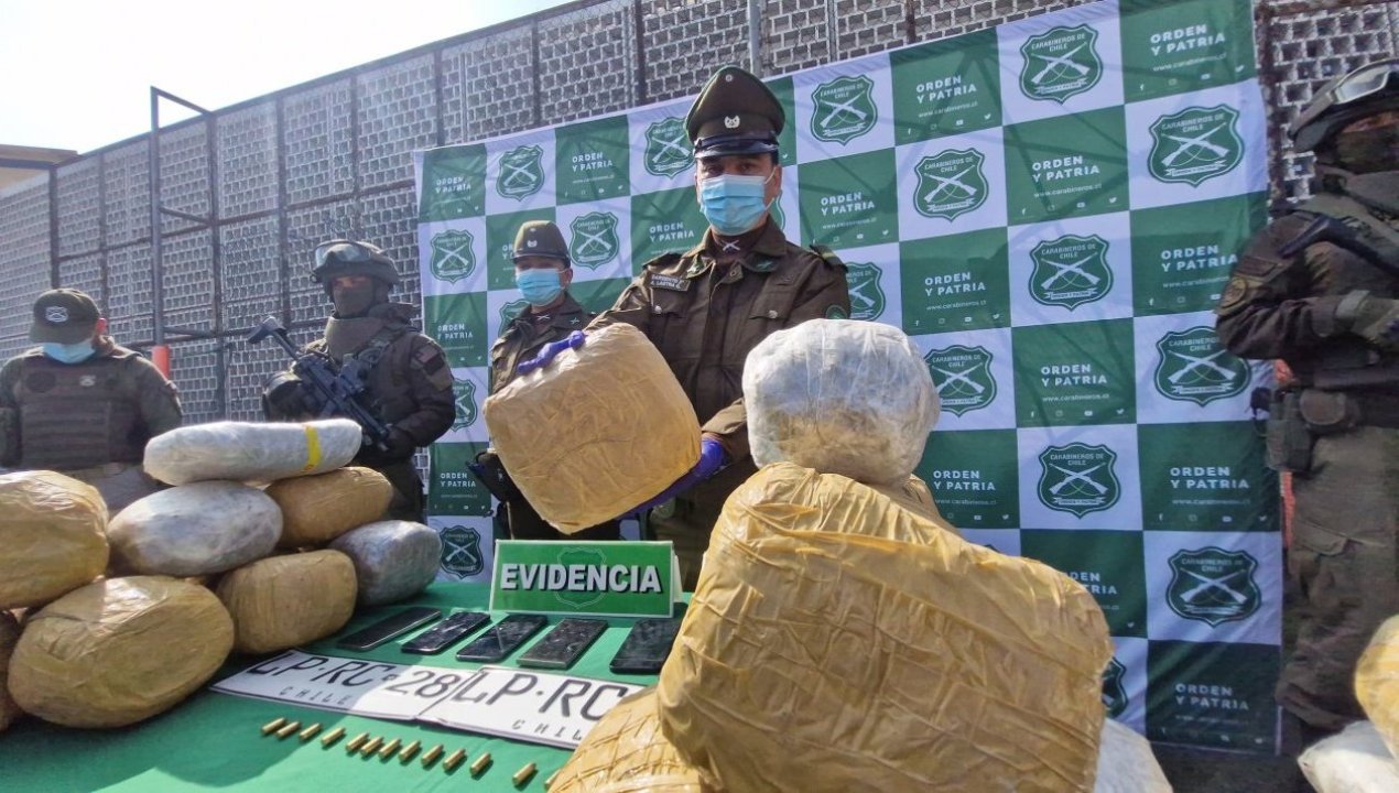 /decomisan-gran-cargamento-de-marihuana-y-detienen-a-cuatro-personas-en