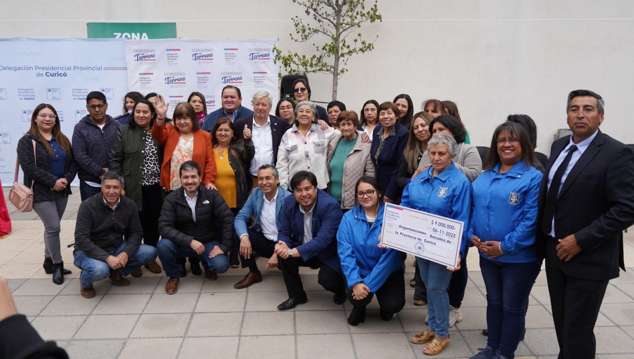 /delegacion-presidencial-entrega-fondo-social-en-curico