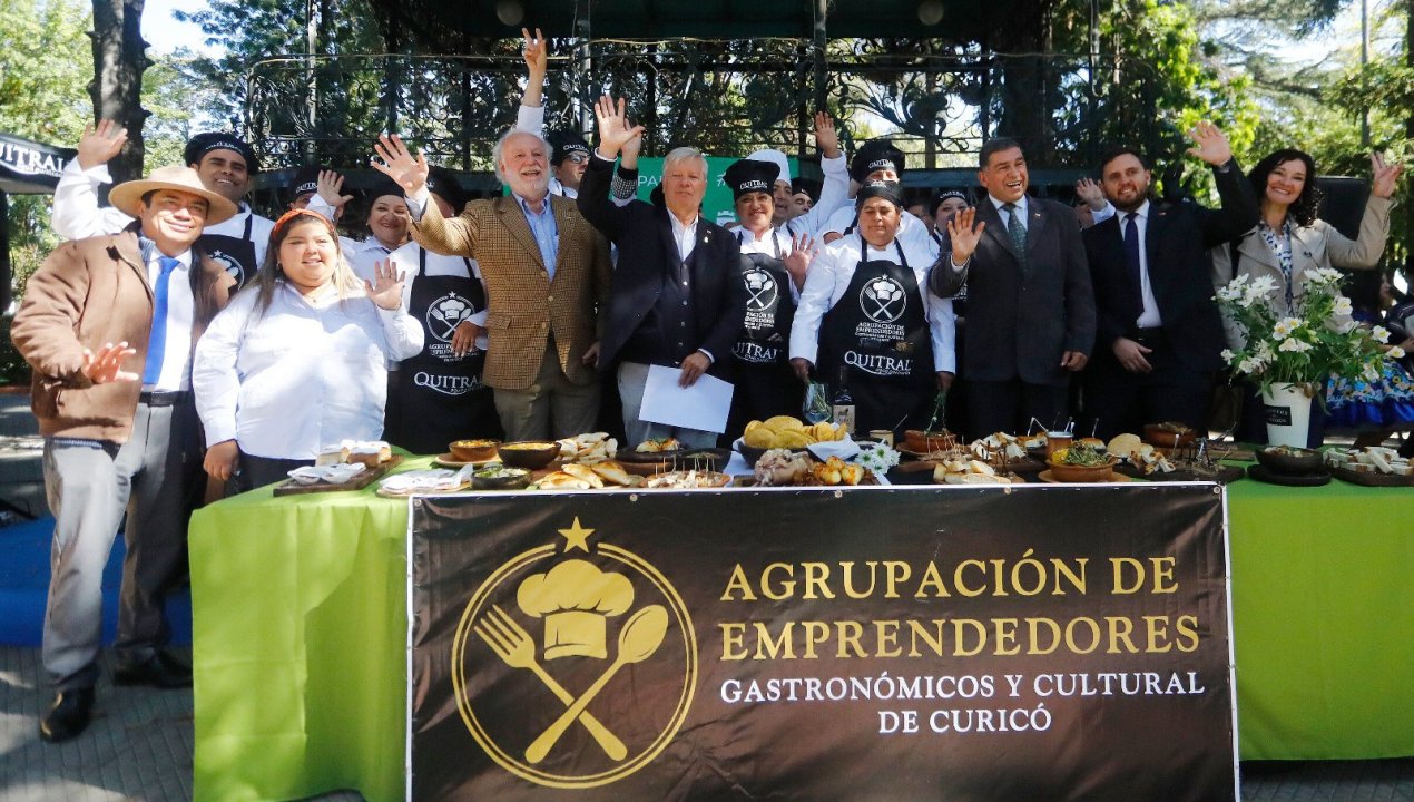 /curico-celebro-dia-de-comida-chilena-con-masiva-asistencia