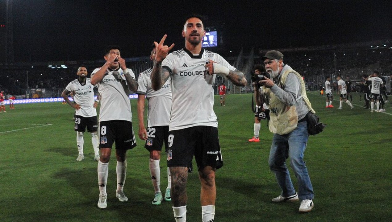 /deportes/futbol-chileno/universidad-de-chile/acusan-a-jugadores-de-colo-colo-de-ser-espias-y-conspiradores-para