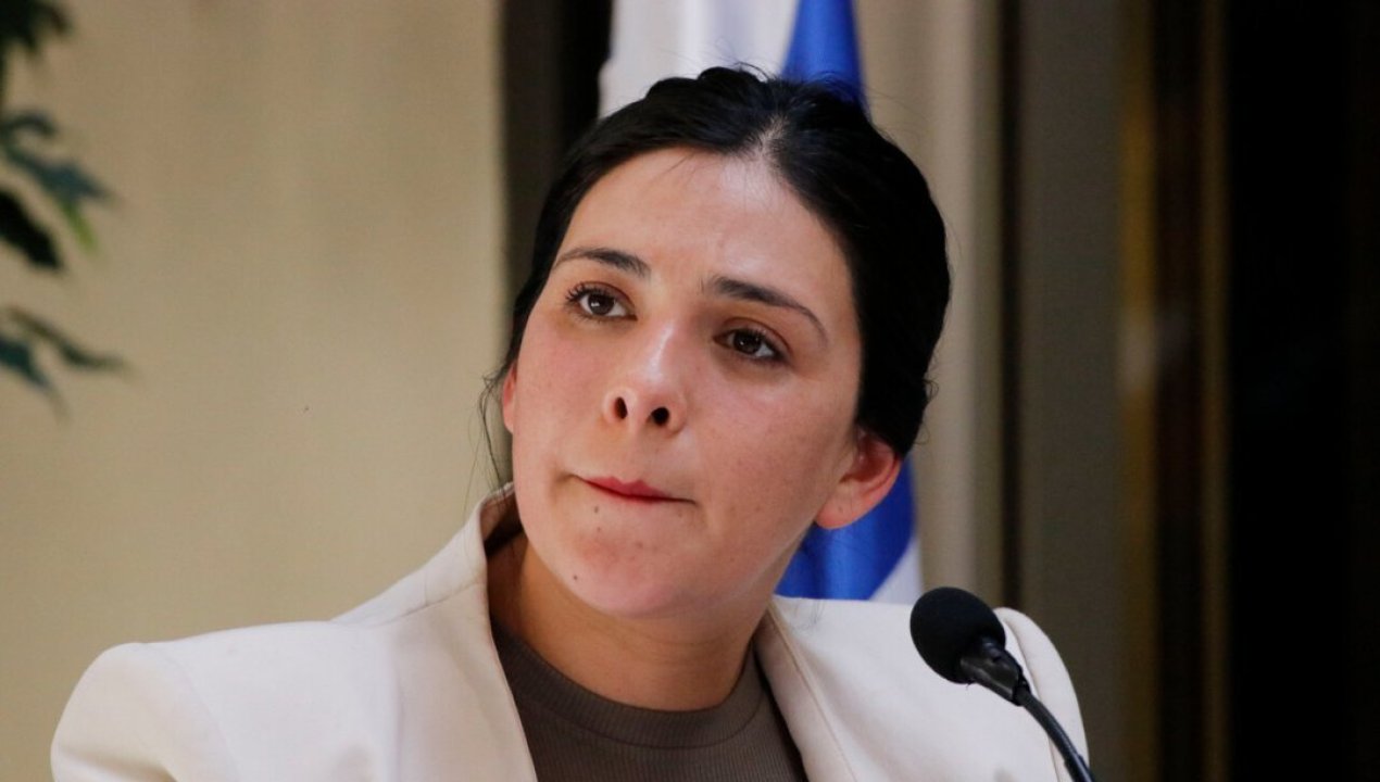 /actualidad/nuevos-chats-de-karol-cariola-salen-a-la-luz-fiscalia-indaga-sus-gestiones