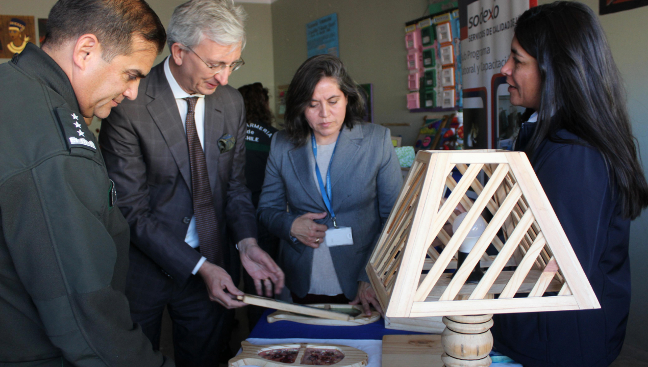 /embajador-de-francia-en-chile-conocio-la-gestion-penitenciaria-en-su-visita